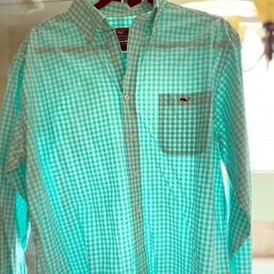 Vineyard Vines long sleeve button down Size Large